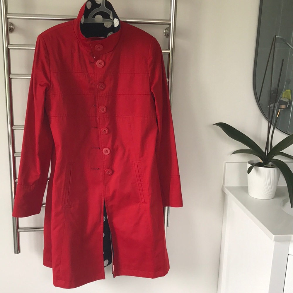 Cute reversible rain trench coat, size S-M
